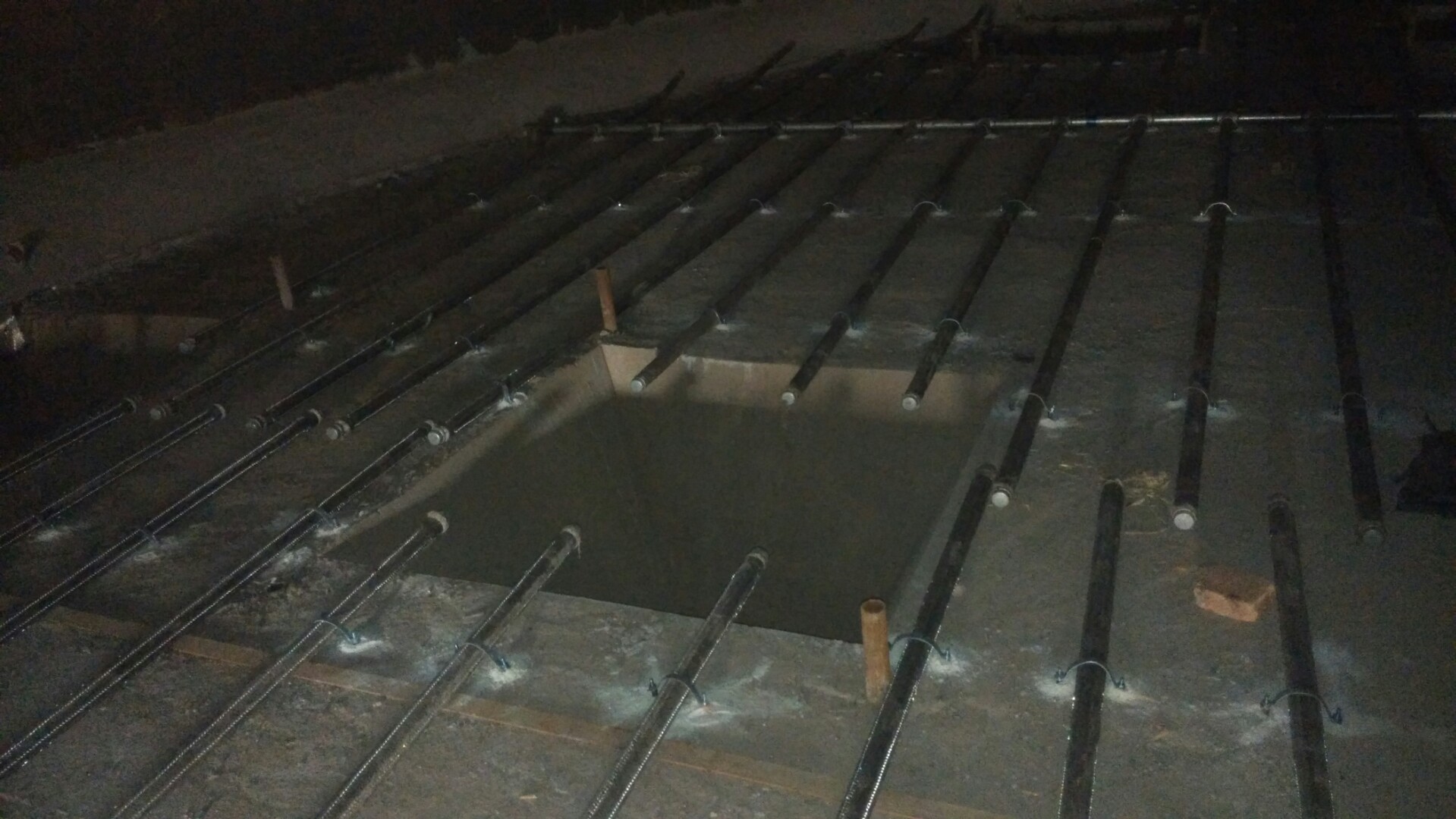 十月田镇流化棒