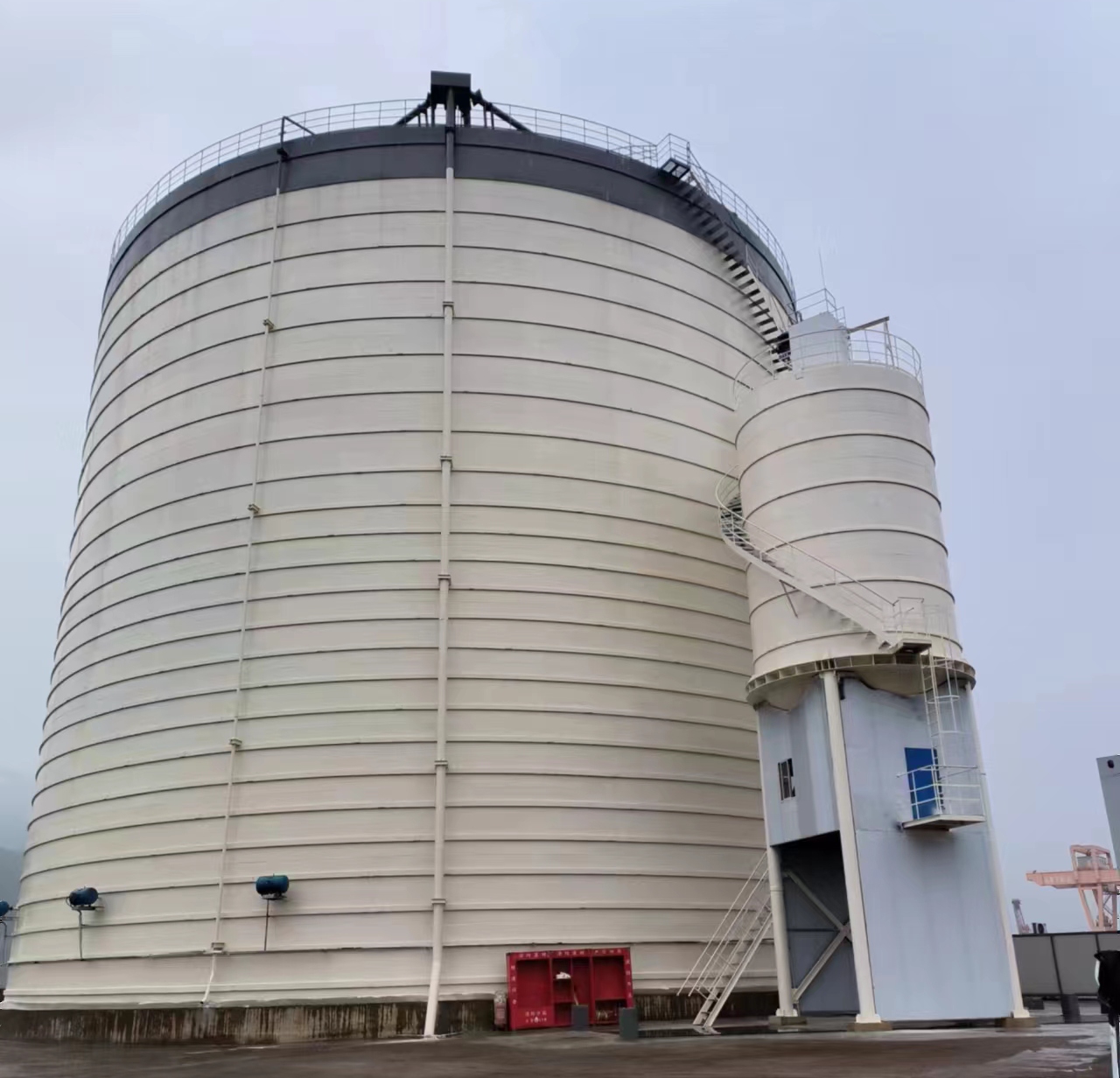 十月田镇10万吨水泥钢板库